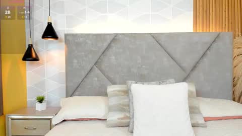 Snapshot of jade_whisper chatting on November 2, 1:30 am Alanis Cooper online show from November 2, 1:30 am