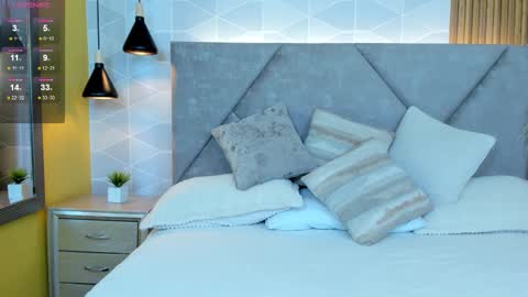 Snapshot of jade_whisper chatting on November 20, 1:28 am Alanis Cooper online show from November 20, 1:28 am