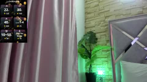 jade white  online show from September 22, 12:40 pm