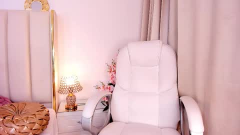 jadebennett online show from September 25, 4:38 am