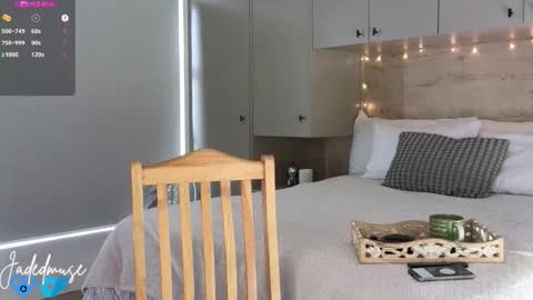 Jade online show from March 7, 9:17 am