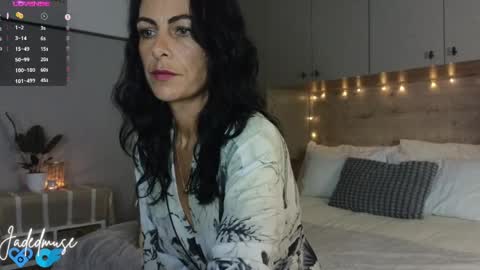 Jade online show from April 5, 8:17 pm