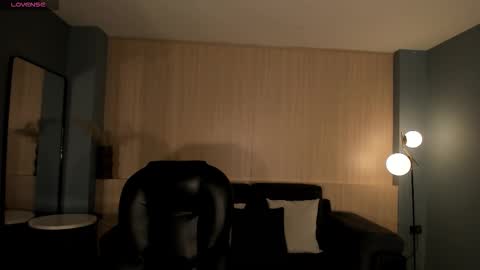 JADE EVANS online show from March 8, 5:28 pm