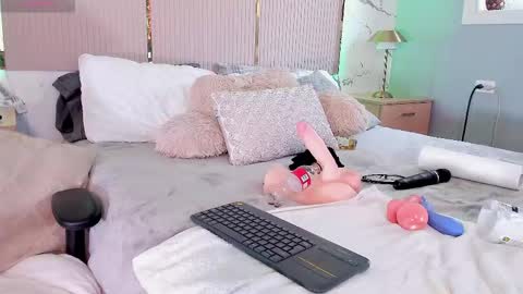 Jadeh online show from March 12, 9:35 pm