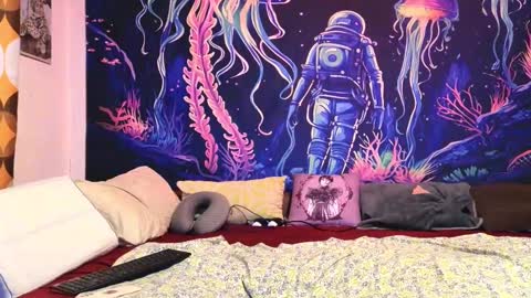 Jadelin Min online show from March 3, 5:50 pm