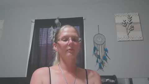 Snapshot of jadeluv chatting on June 10, 1:06 am JadeLuv online show from June 10, 1:06 am