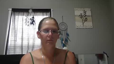 Snapshot of jadeluv chatting on July 5, 3:52 pm JadeLuv online show from July 5, 3:52 pm