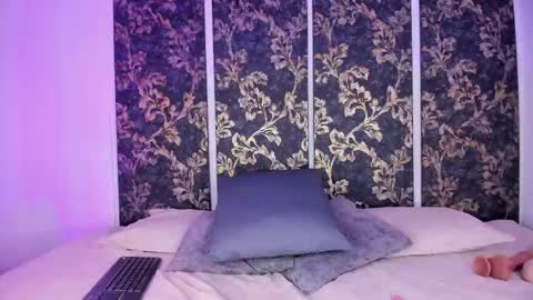 JADE online show from September 13, 2:39 pm