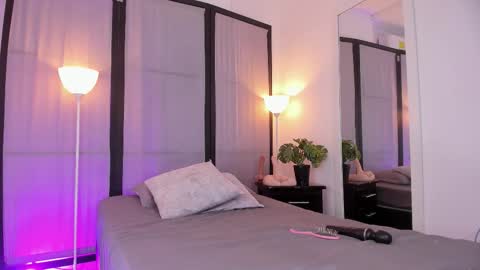 JADE online show from October 1, 6:58 pm