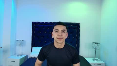 Jaden and Sofia  online show from April 1, 3:18 am