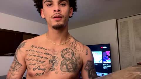 Snapshot of jadend23 chatting on October 14, 5:52 am jadend23 online show from October 14, 5:52 am