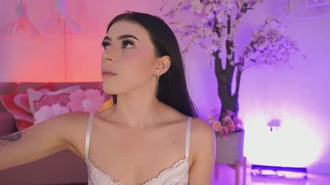 Jade Summer online show from February 24, 11:30 am