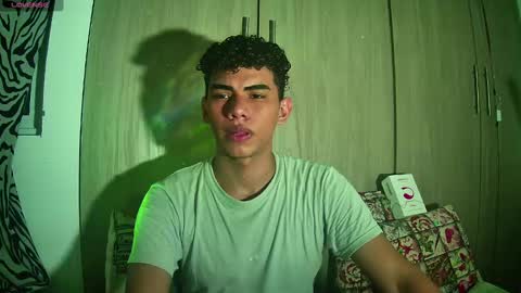 Snapshot of jaedasky_ chatting on December 4, 6:22 am javi15 online show from December 4, 6:22 am