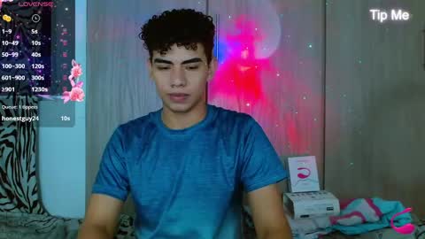 Snapshot of jaedasky_ chatting on December 12, 9:51 am javi15 online show from December 12, 9:51 am