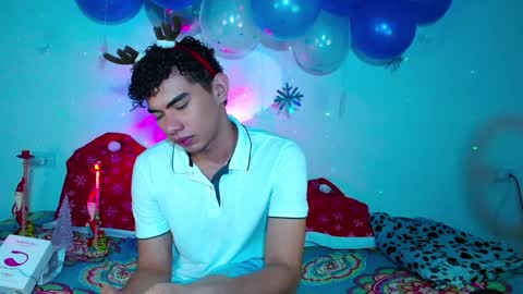 Snapshot of jaedasky_ chatting on December 26, 6:52 am javi15 online show from December 26, 6:52 am