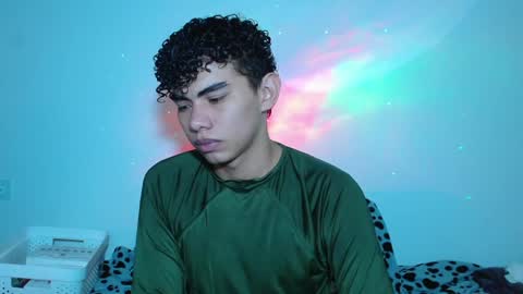 Snapshot of jaedasky_ chatting on December 29, 6:24 am javi15 online show from December 29, 6:24 am