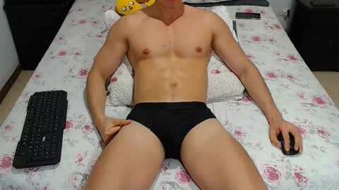 Snapshot of jahshot4 chatting on April 30, 4:19 am jahshot4 online show from April 30, 4:19 am