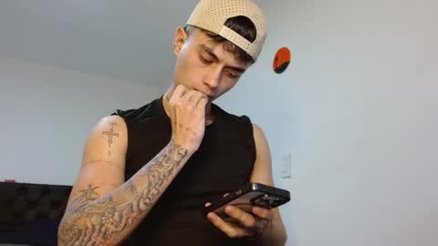 Snapshot of jaico_santos1 chatting on February 15, 11:23 pm Jaico online show from February 15, 11:23 pm