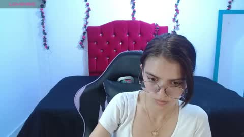 jaide387017 online show from May 27, 10:07 pm