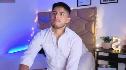 Snapshot of jaiden_thoner chatting on June 8, 10:32 pm Jaiden online show from June 8, 10:32 pm