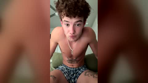 Snapshot of jairettwest chatting on April 11, 1:21 am Jairett online show from April 11, 1:21 am