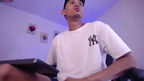 Snapshot of jaison_halls chatting on October 9, 8:23 am JAISON HALLS online show from October 9, 8:23 am