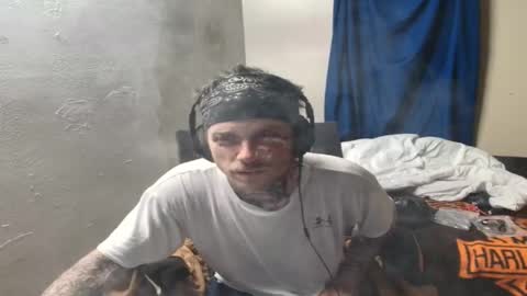 showingitoff online show from January 19, 2:48 am