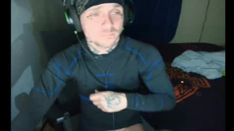 showingitoff online show from February 12, 7:14 am