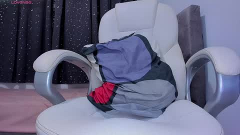 Snapshot of jake_evanss_ chatting on December 11, 10:25 am JAKE online show from December 11, 10:25 am