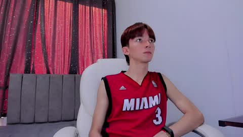 Snapshot of jake_evanss_ chatting on January 18, 1:40 pm JAKE online show from January 18, 1:40 pm