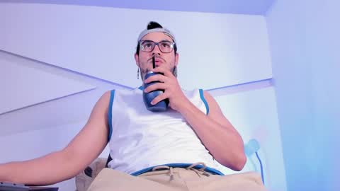 Jake  online show from April 10, 3:01 am