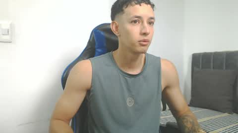 Hi guys im new 3 online show from April 14, 9:43 pm