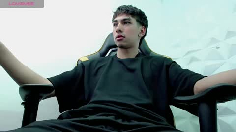 jake_tripp online show from December 17, 3:28 am