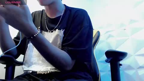 jake_tripp online show from December 18, 5:59 am