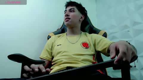 jake_tripp online show from December 22, 3:33 am