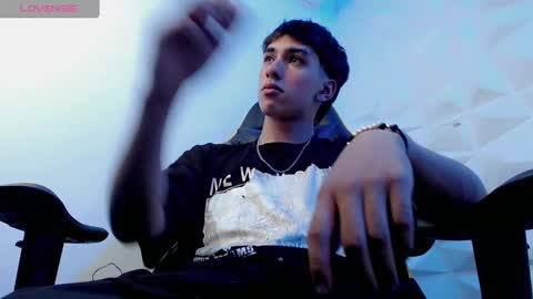 jake_tripp online show from December 24, 9:00 pm