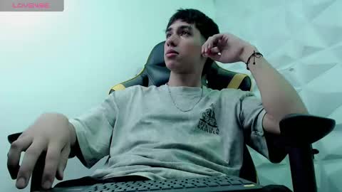 jake_tripp online show from December 28, 3:37 am