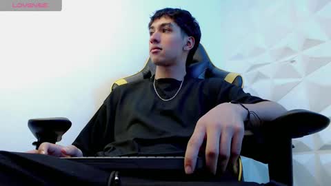 jake_tripp online show from January 4, 3:18 am