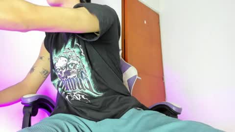 Snapshot of jake_tripp__ chatting on May 17, 10:17 pm jake online show from May 17, 10:17 pm