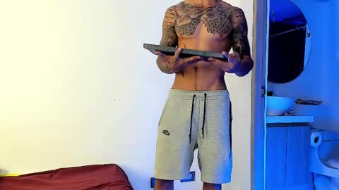 Snapshot of jakee_brown chatting on February 11, 9:20 am Santiago online show from February 11, 9:20 am