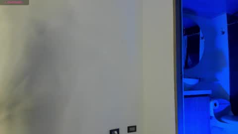 Snapshot of jakee_brown chatting on February 25, 8:36 am Santiago online show from February 25, 8:36 am