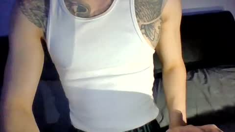 Snapshot of jaketattooguy chatting on July 15, 9:58 am jaketattooguy online show from July 15, 9:58 am