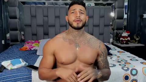 Snapshot of jaketayler10 chatting on May 4, 10:39 pm my name is sebas If you come here dont hesitate to say hello Im a guy who really likes having conversations and having hot online show from May 4, 10:39 pm