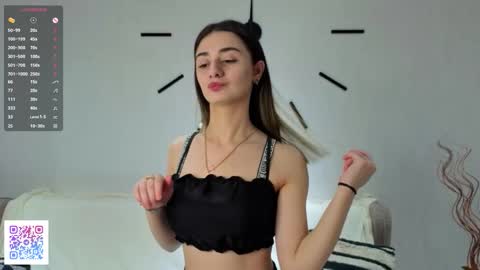 Snapshot of jaleesasahler chatting on December 4, 4:11 am Iris online show from December 4, 4:11 am