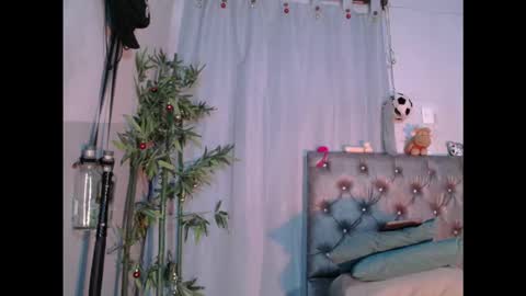 Snapshot of jamadoll66 chatting on December 21, 7:37 am Jamaica online show from December 21, 7:37 am