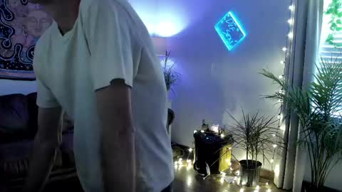 Snapshot of jambu32 chatting on May 2, 11:10 pm jambu32 online show from May 2, 11:10 pm