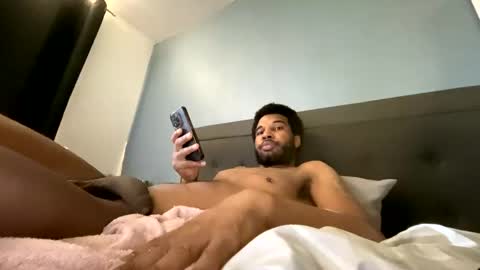 Snapshot of jamelw31 chatting on December 19, 11:39 am Naughty Jamel online show from December 19, 11:39 am