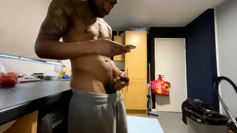 Snapshot of jamelw31 chatting on December 25, 2:34 pm Naughty Jamel online show from December 25, 2:34 pm