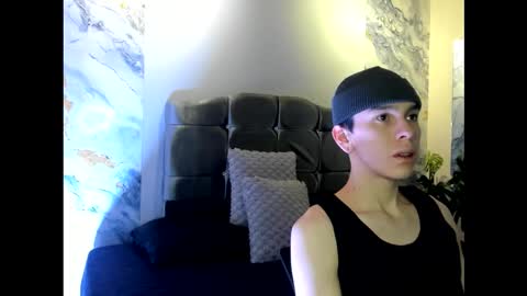 james_adamss_ online show from January 6, 12:31 pm