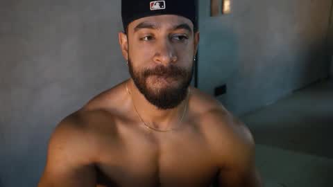 James Axel online show from November 5, 1:33 pm